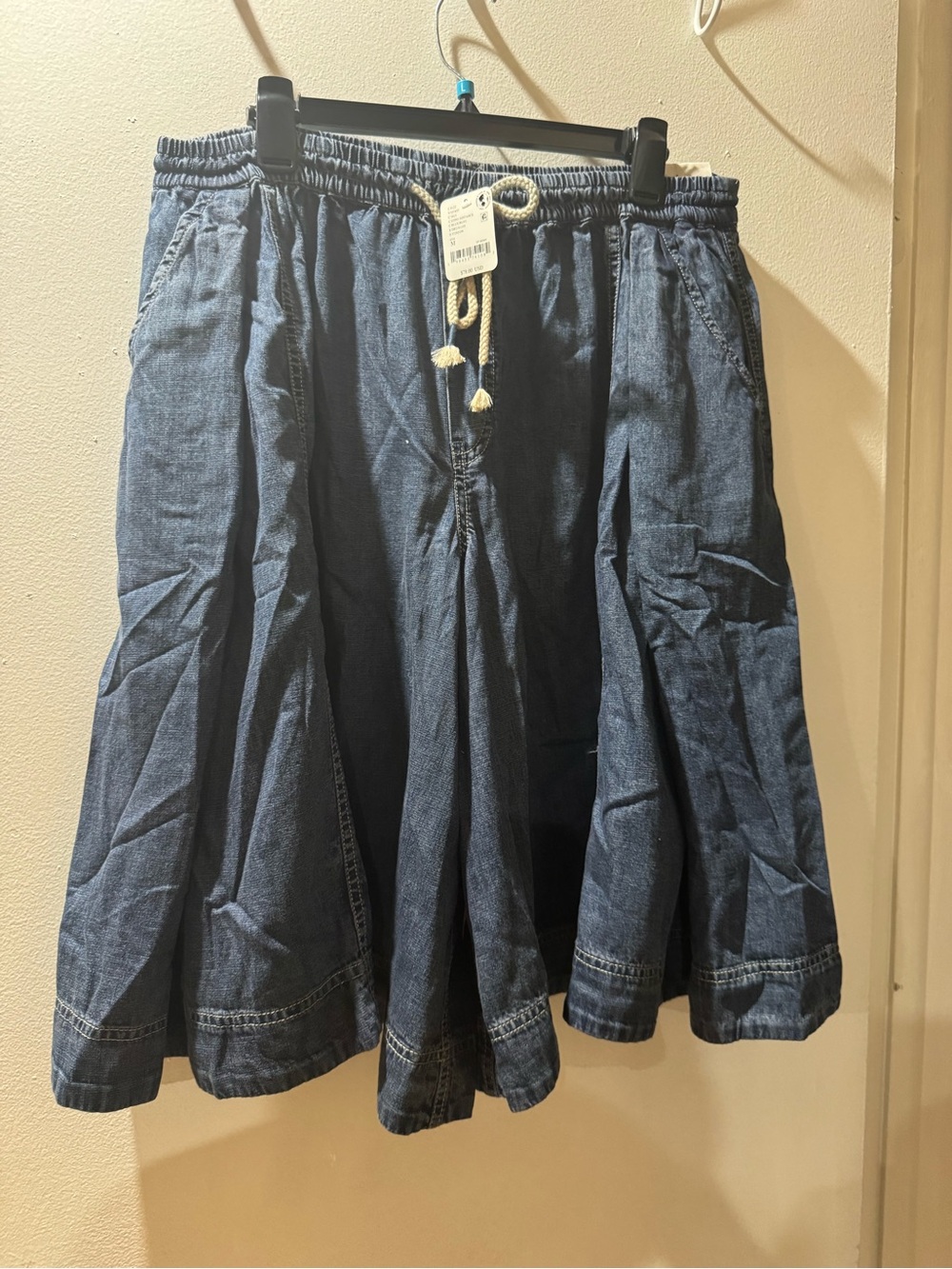 We the free Distance Lover Colette Blue denim shorts - Picture 5 of 9